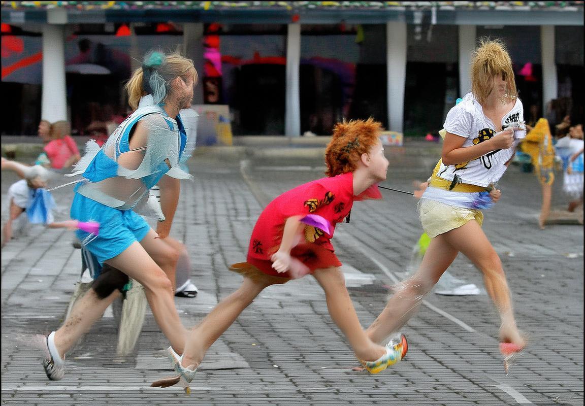 托尼·克罗斯评选历史最佳十一人：梅西C罗领衔，贝肯鲍尔在列引热议