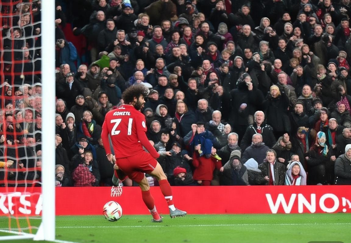 利物浦绝杀上演安菲尔德逆转，莱万双响助巴萨锁定小组头名，国际米兰连败引关注